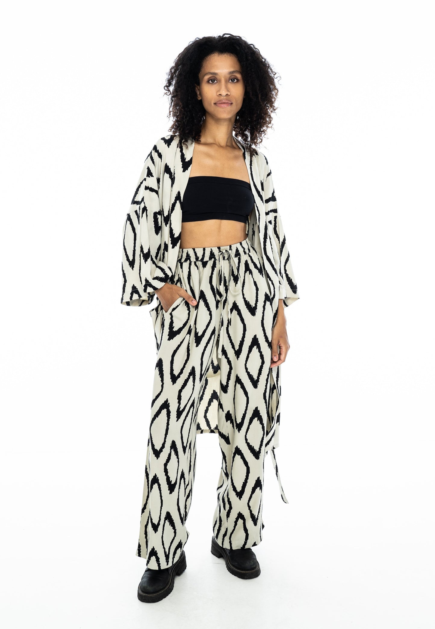 Kimono Set for Women in off-White/Black