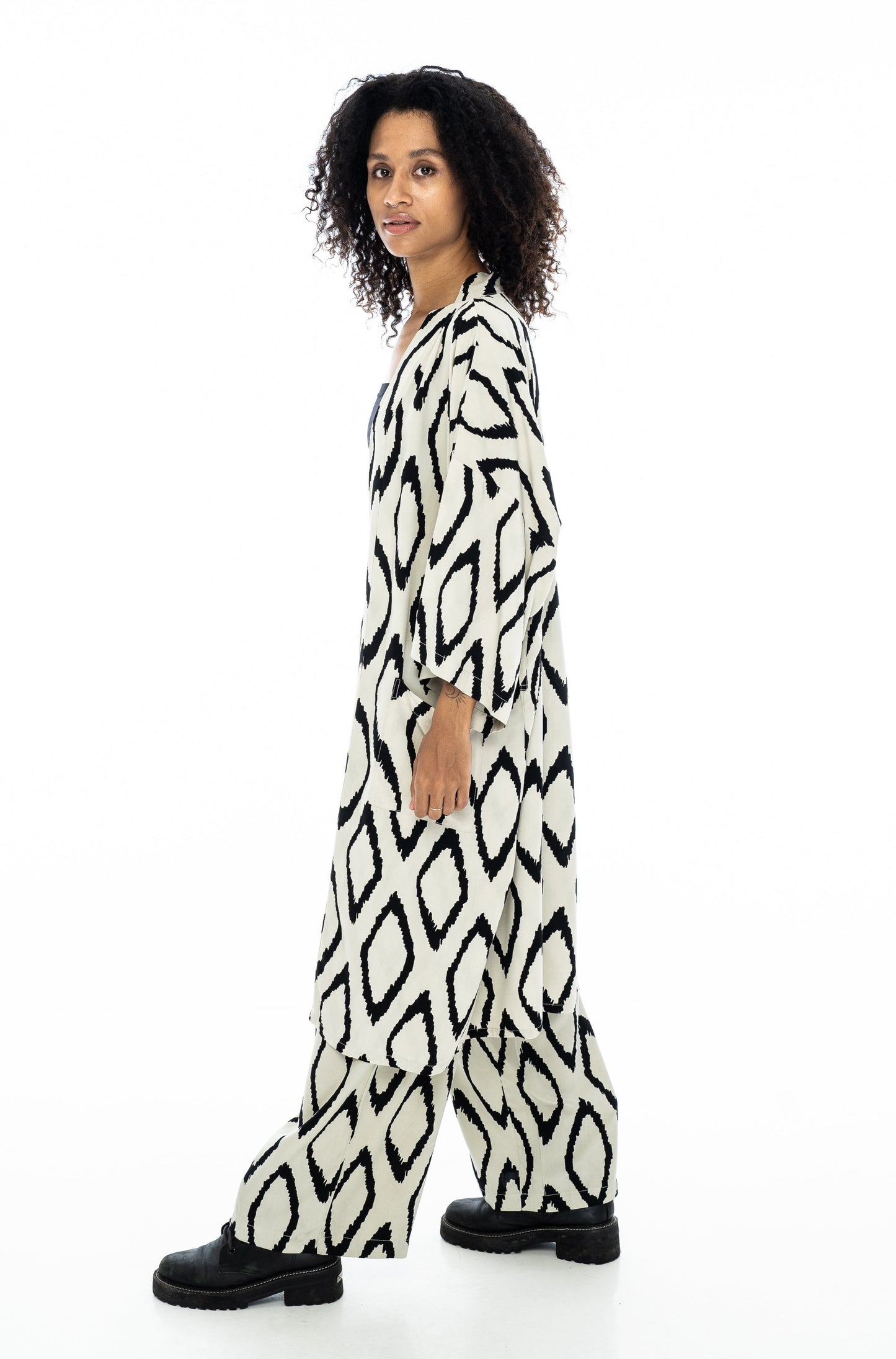 Kimono Set for Women in off-White/Black