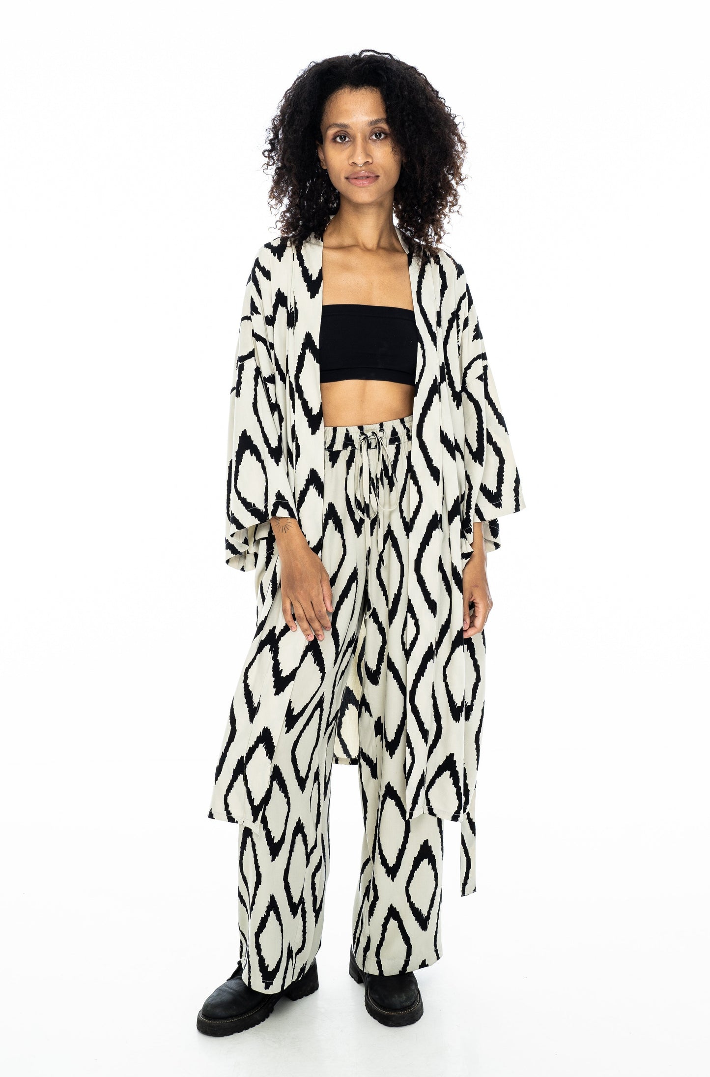 Kimono Set for Women in off-White/Black