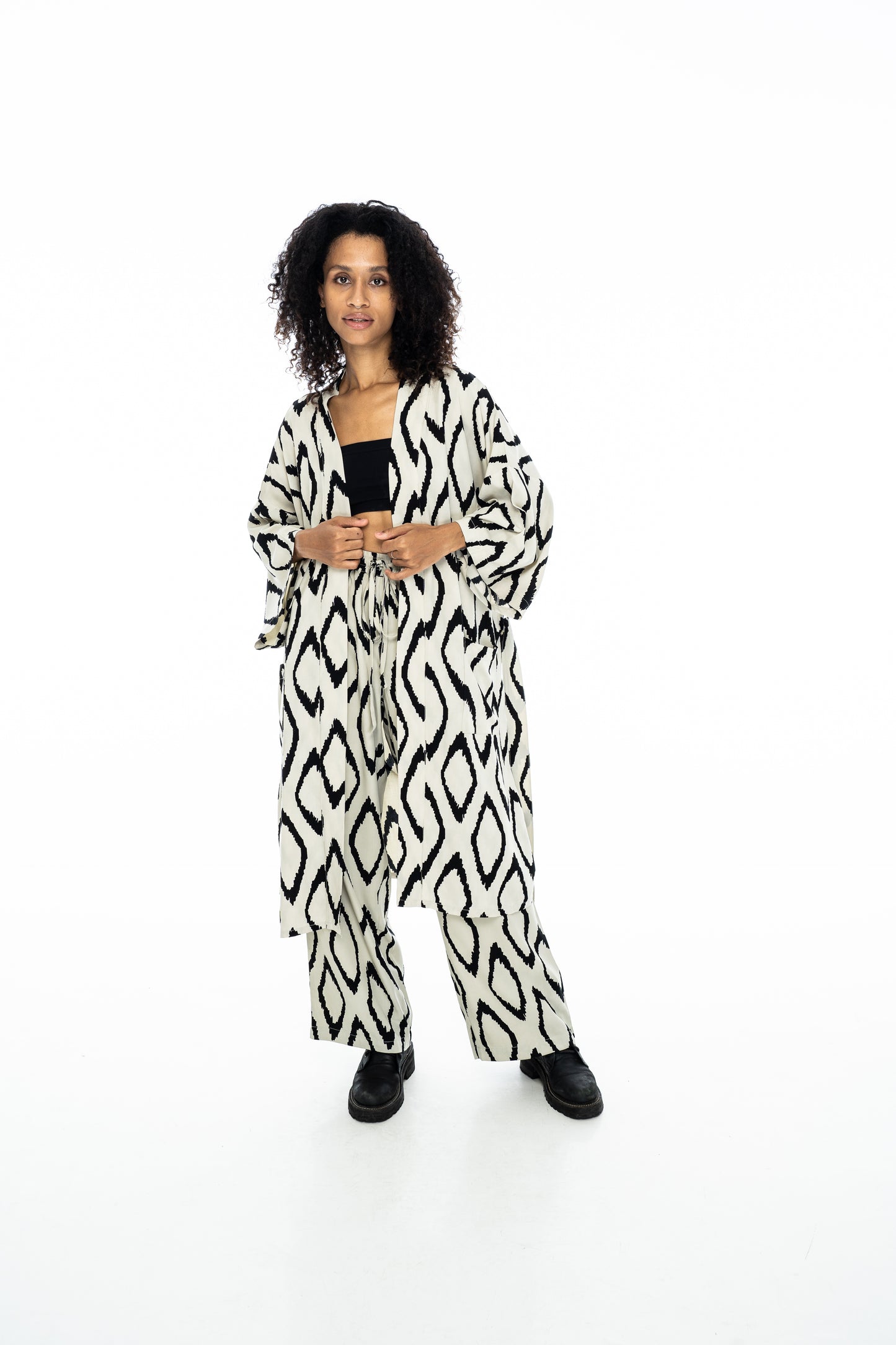 Kimono Set for Women in off-White/Black