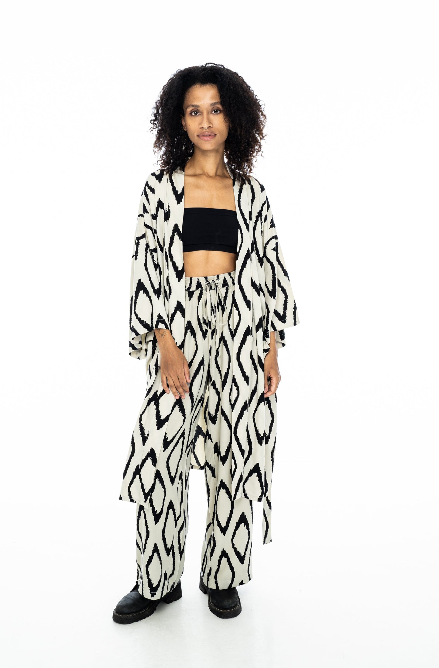 Kimono Set for Women in off-White/Black